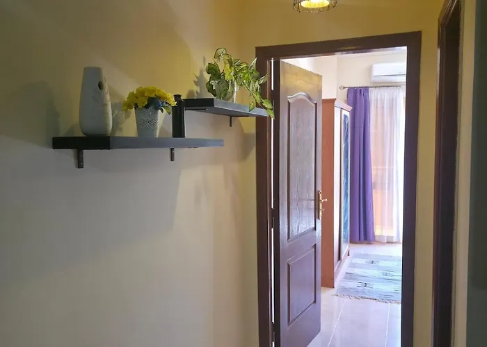 Your Quiet At Kauser Apartment